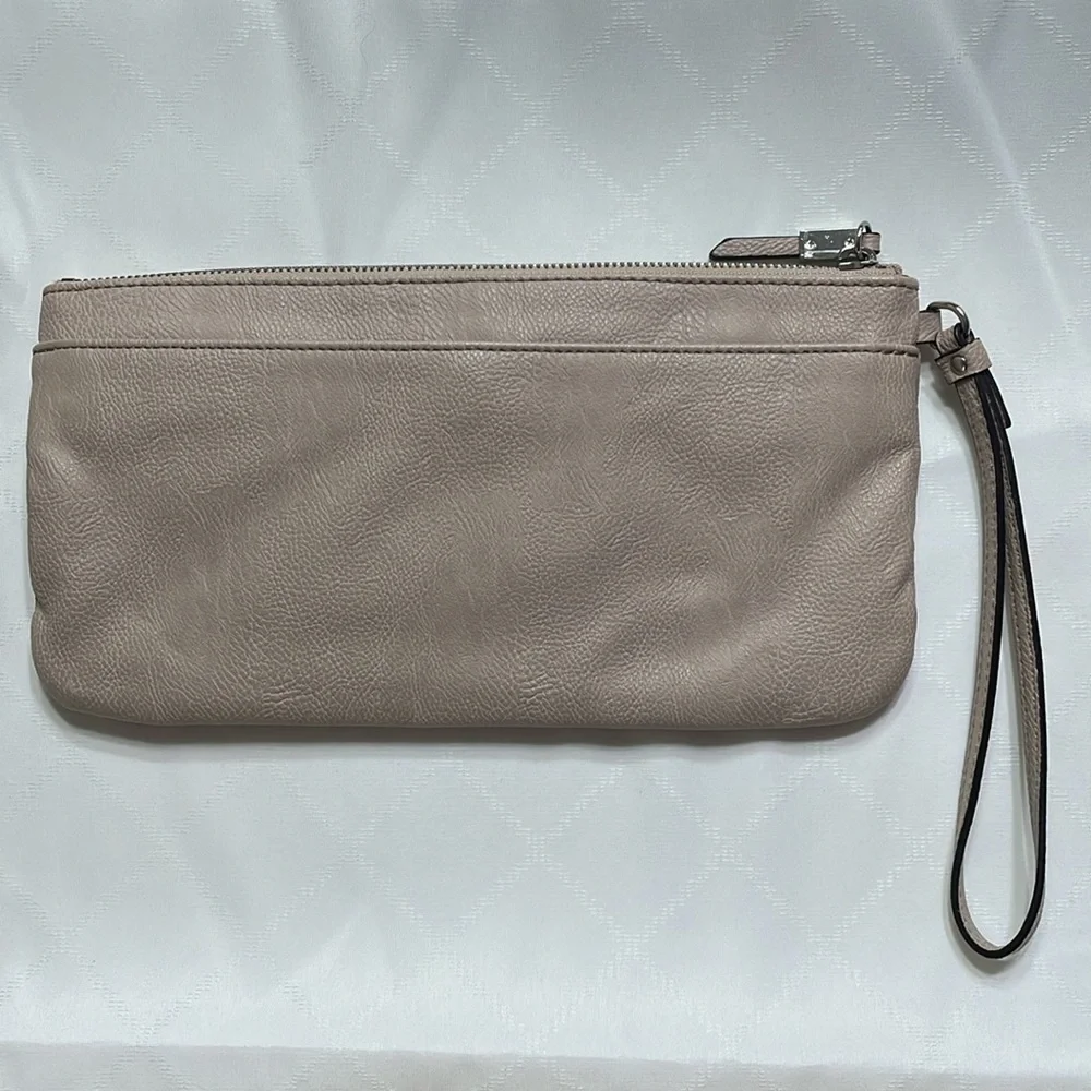 Simply Vera Vera Wang Beige Clutch